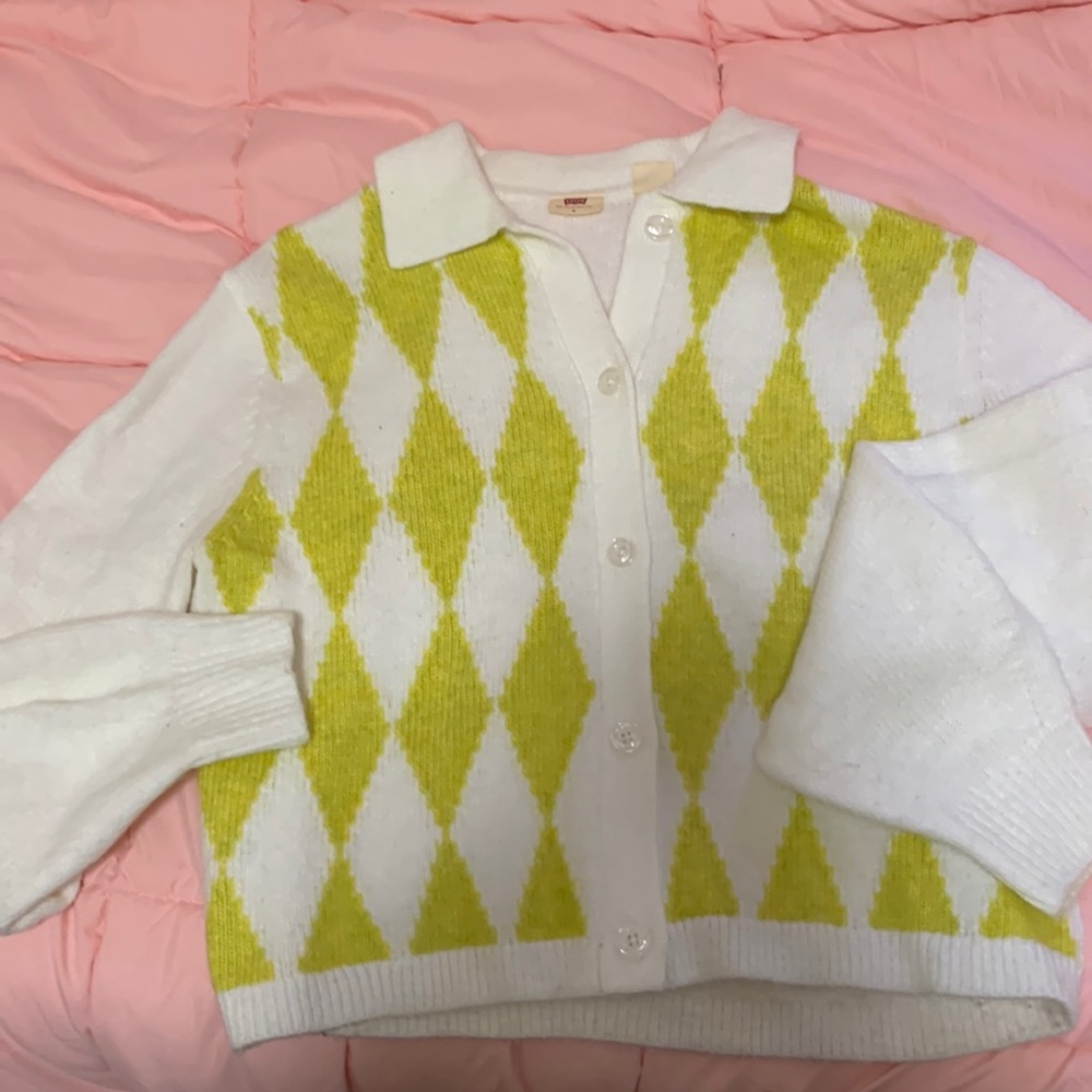 levi’s Sweater Buttoned